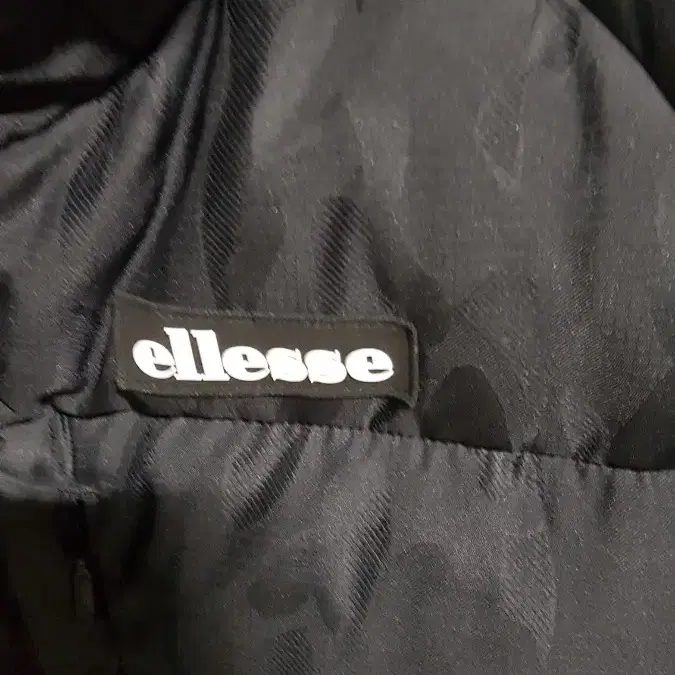 택포 95-100 신품급 정품 ellesse 엘레쎄 방풍 오리털 롱패딩!