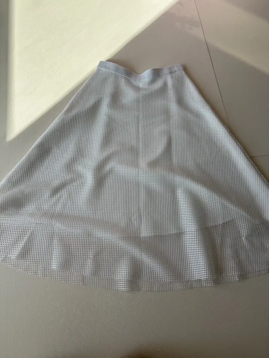 OMU mesh skirt