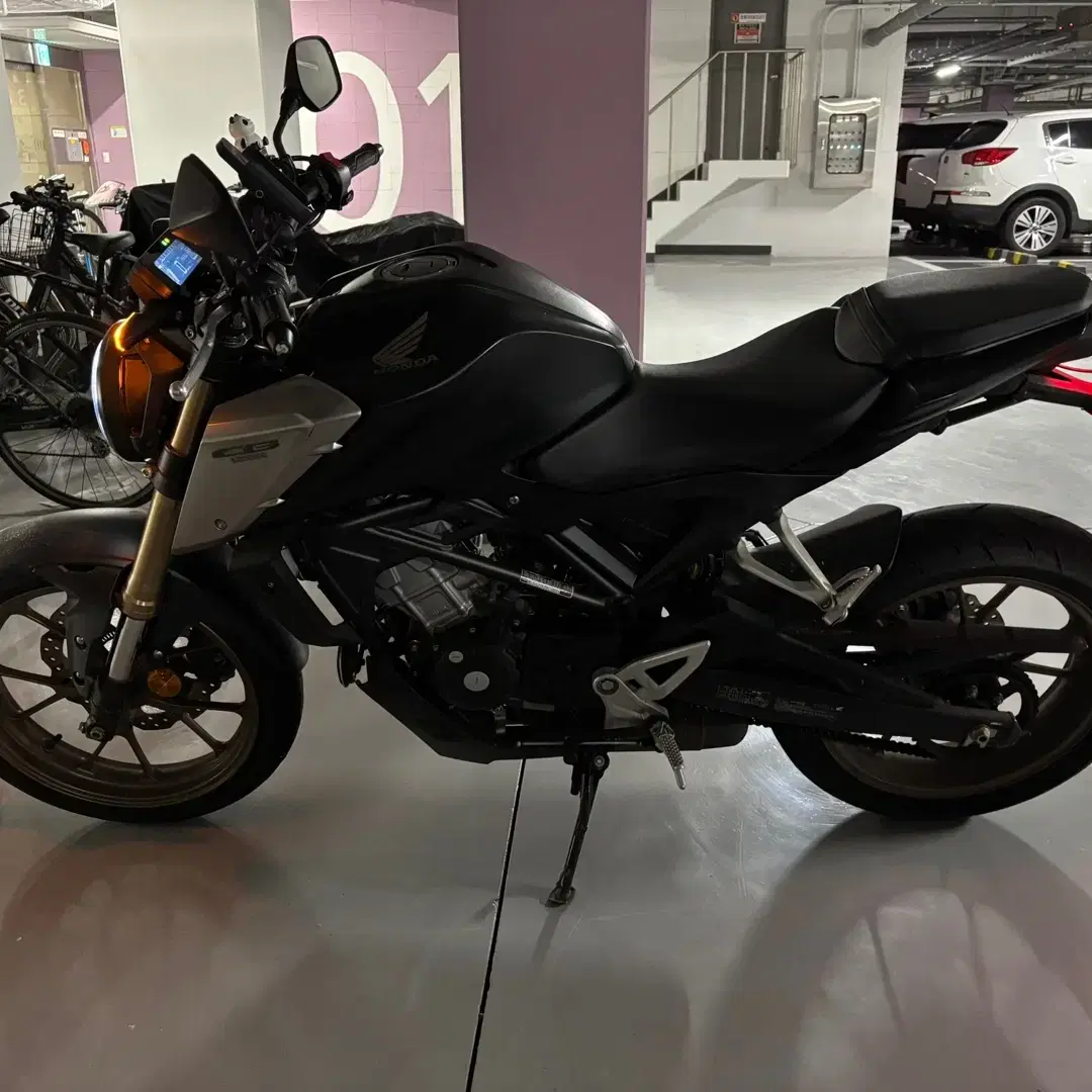 혼다 CB125R  22년식 4569km (네고가능)