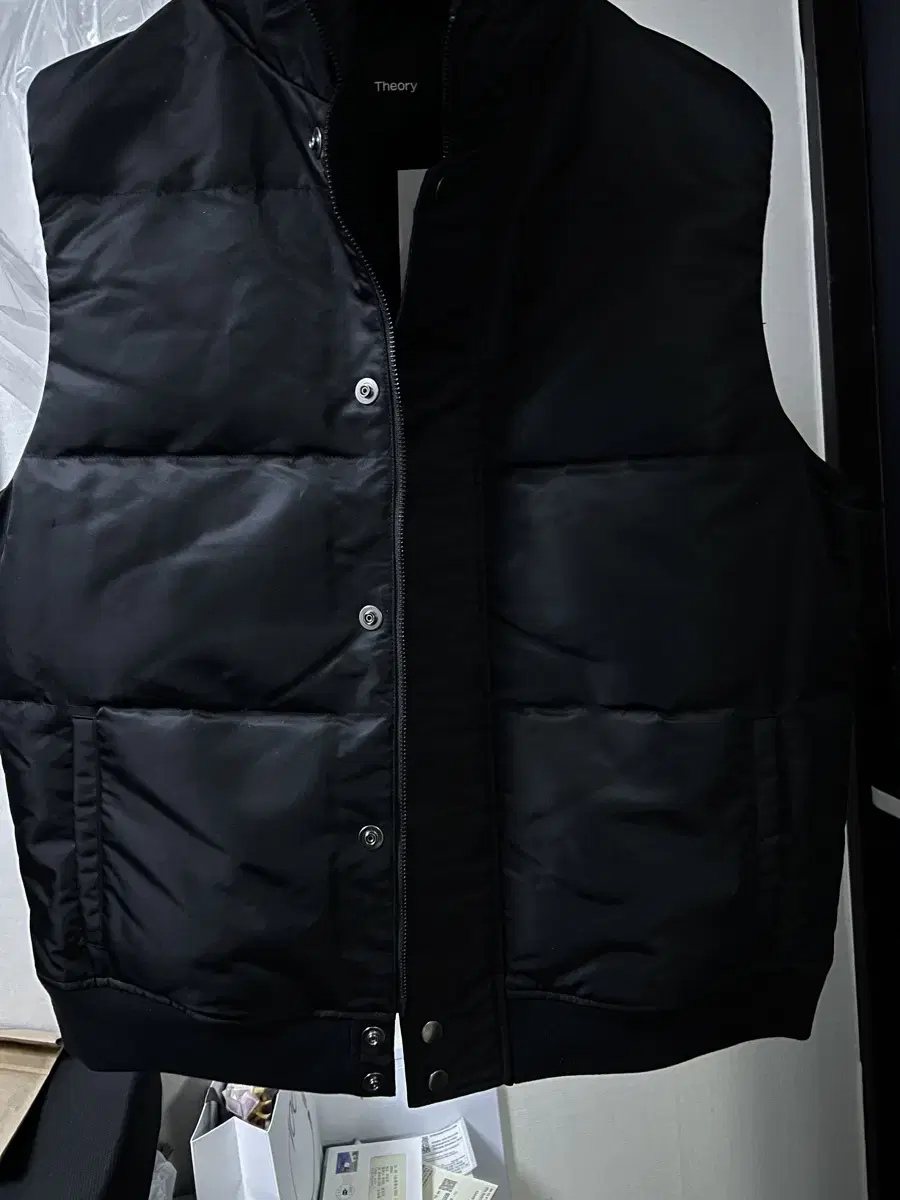 Theory daren down vest