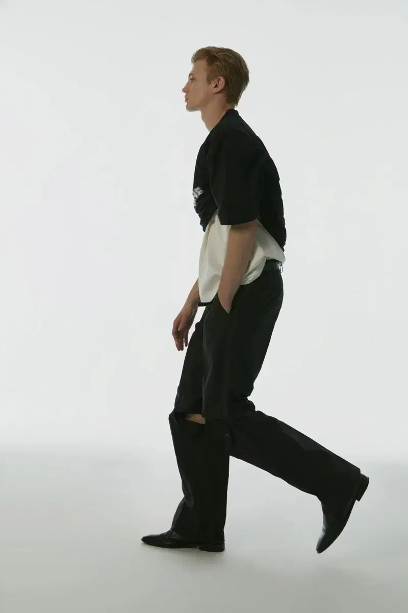 무명 DISTROYED STRAIGHT-LEG TROUSERS