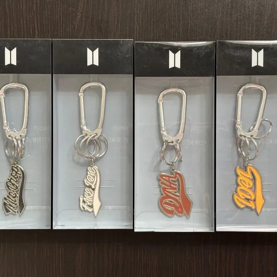 방탄 varsity keyring 4종