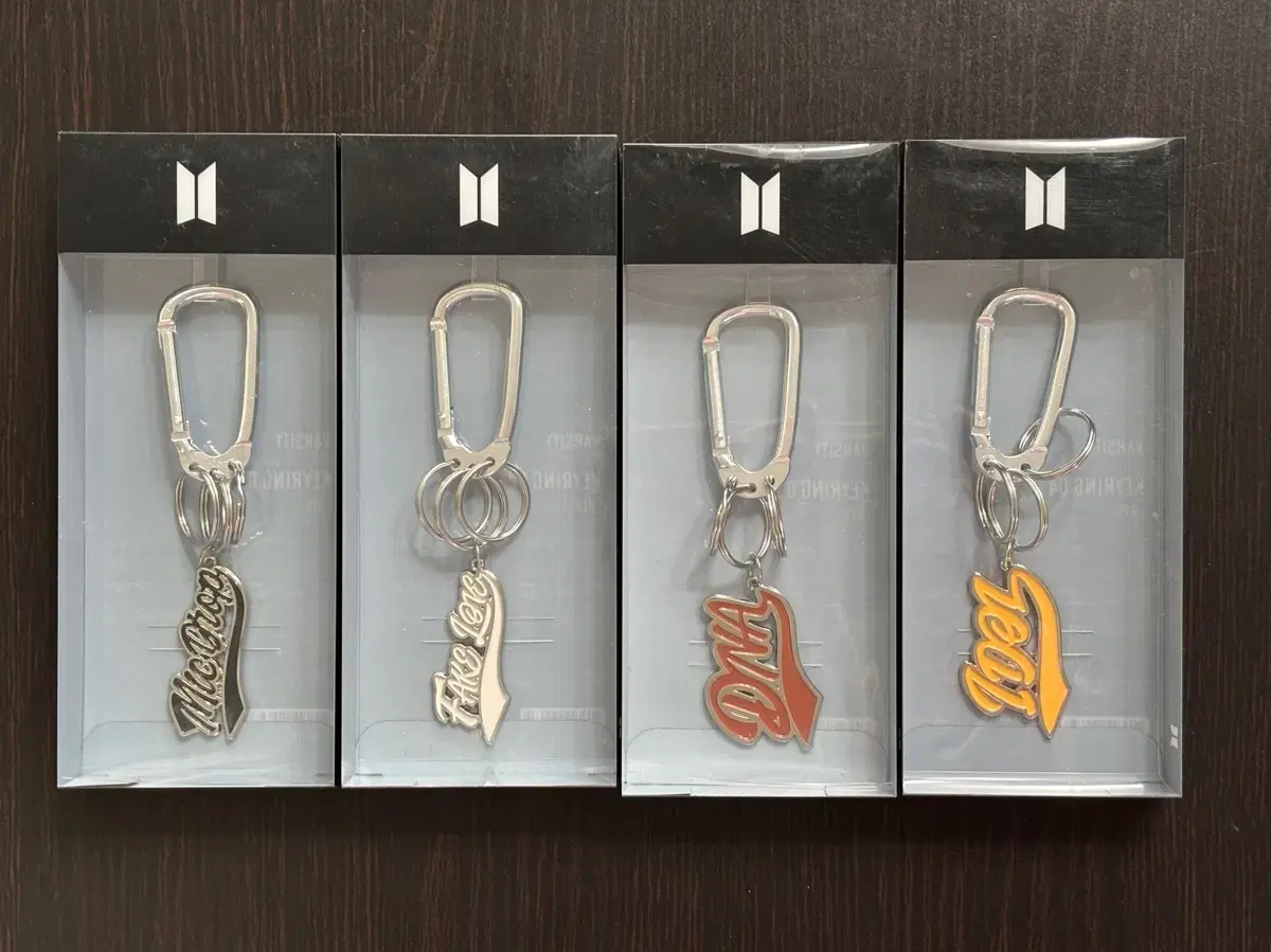 방탄 varsity keyring 4종