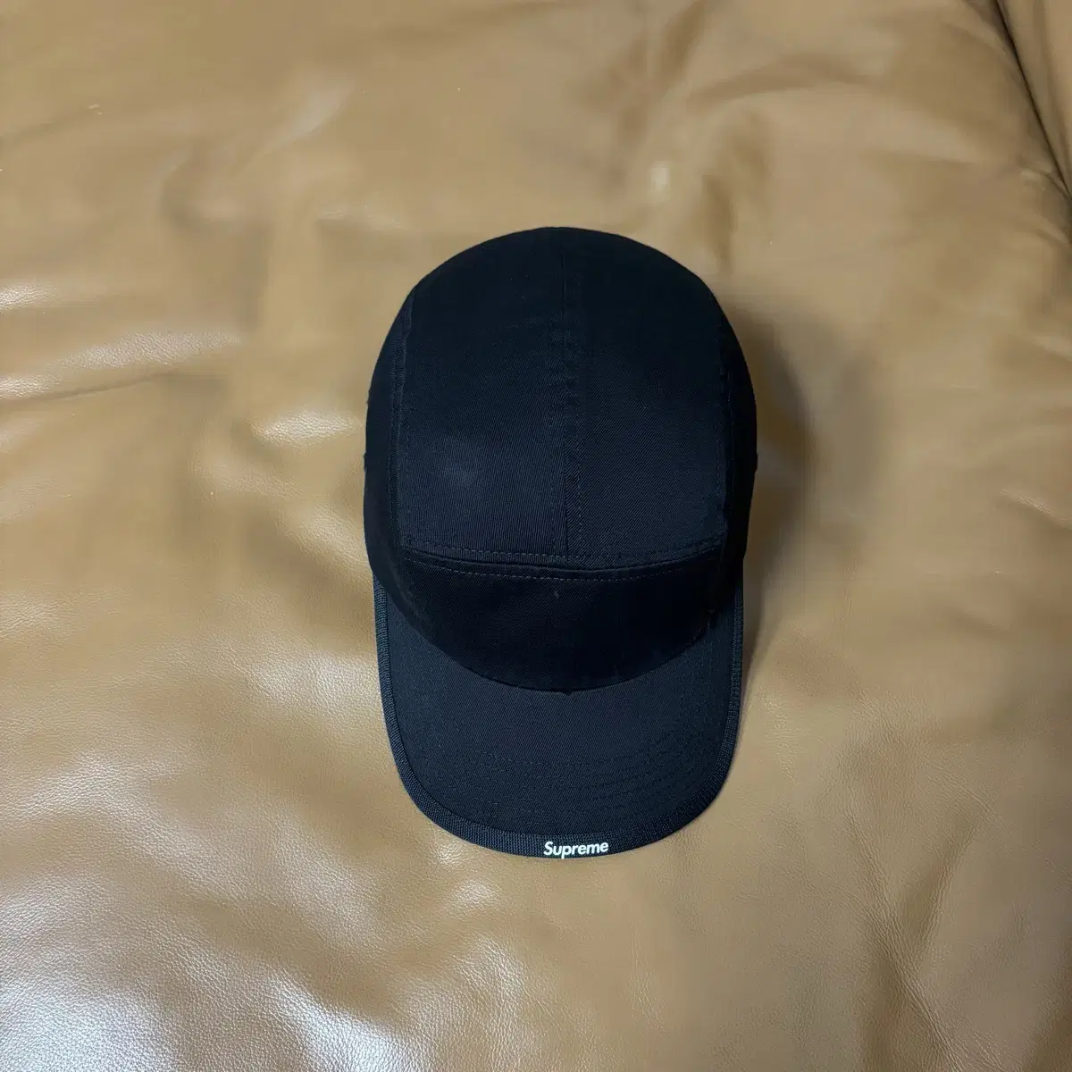 Supreme 슈프림 블랙 캠프캡 모자 (Visor Logo Black)