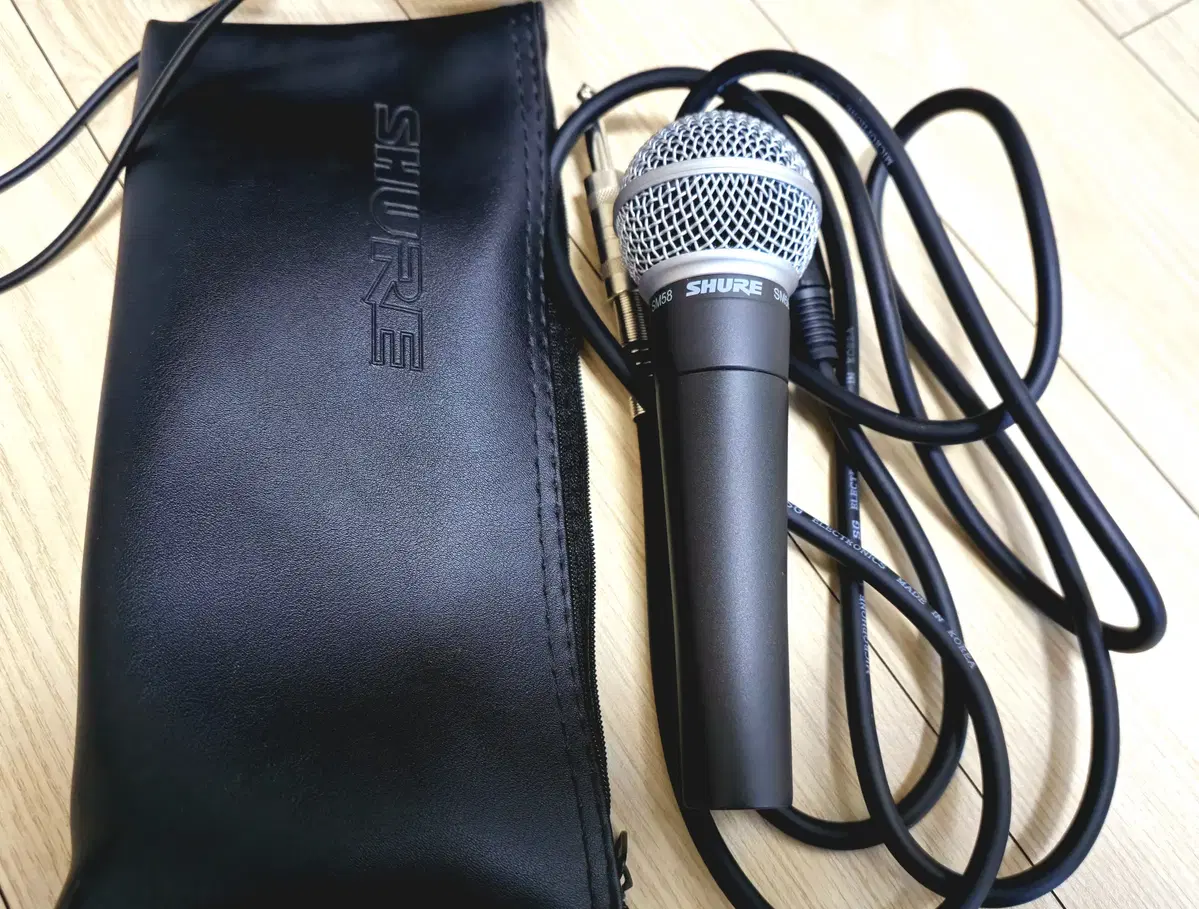 SHURE SM58 슈어 보컬 다이나믹 마이크 유선 (거의 새것)