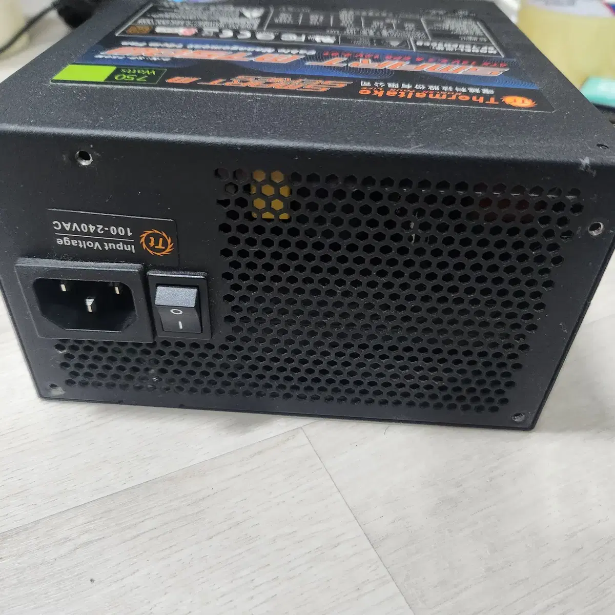 컴퓨터파워 Thermaltake SMART M750W 750W