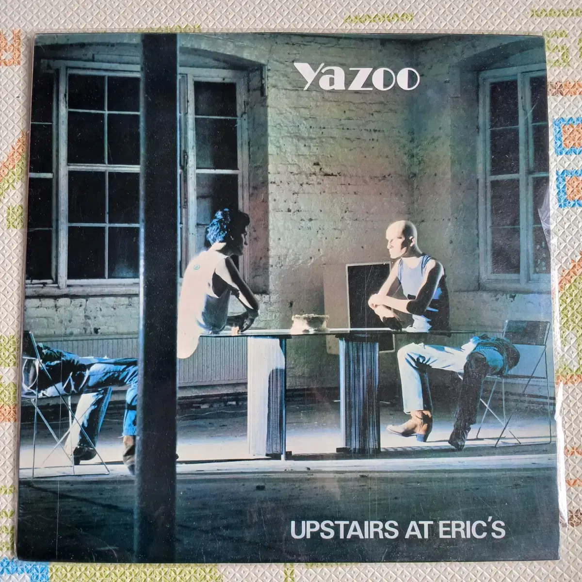 Lp중고 yazoo - UPSTAIRS AT ERIC'S 음반 판매합니다