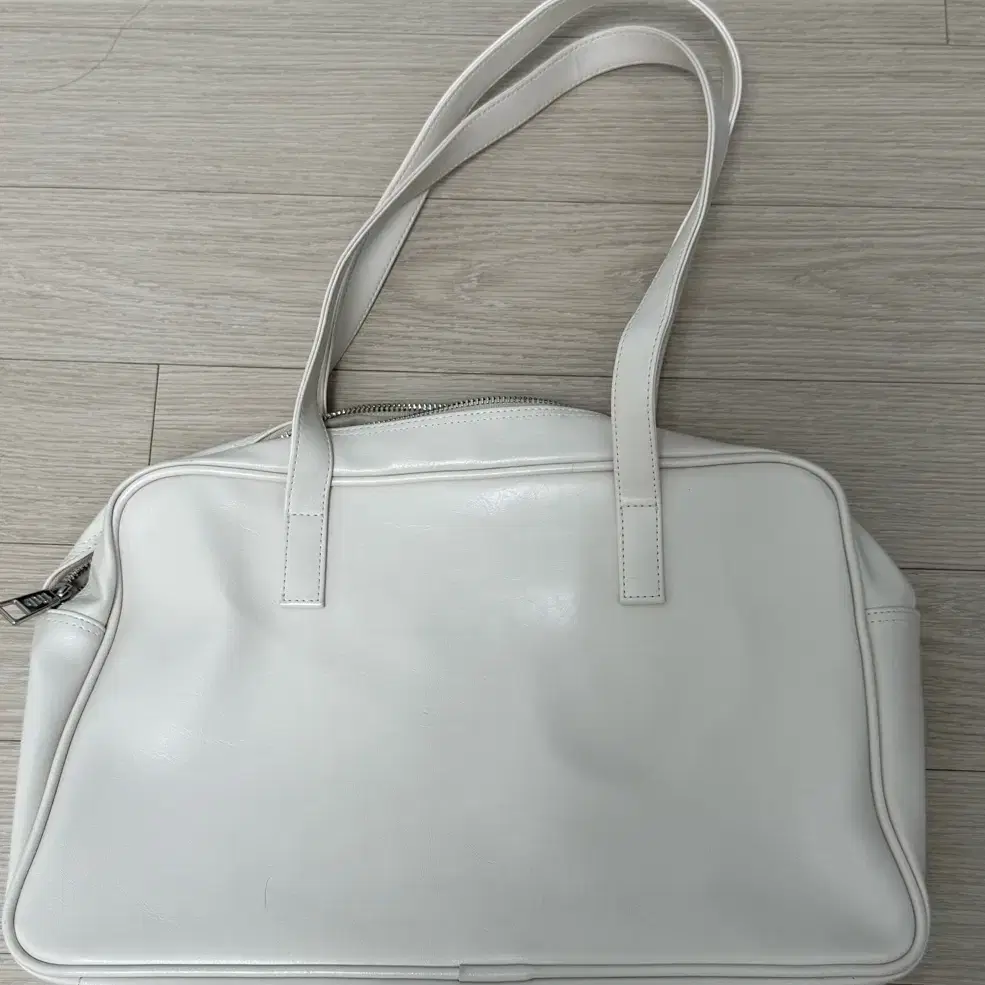 필인더블랭크 숄더백 Trapezoid Shoulder Bag eggsh