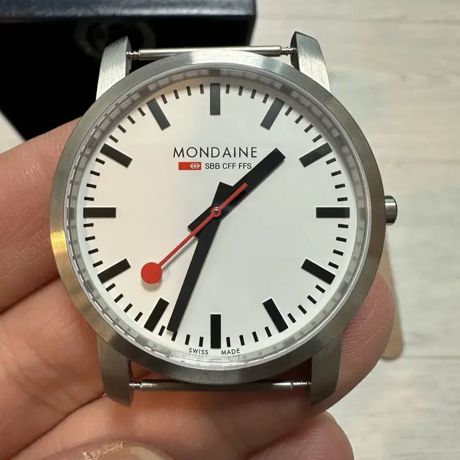 몬다인 심플리 엘레강트 41mm 쿼츠