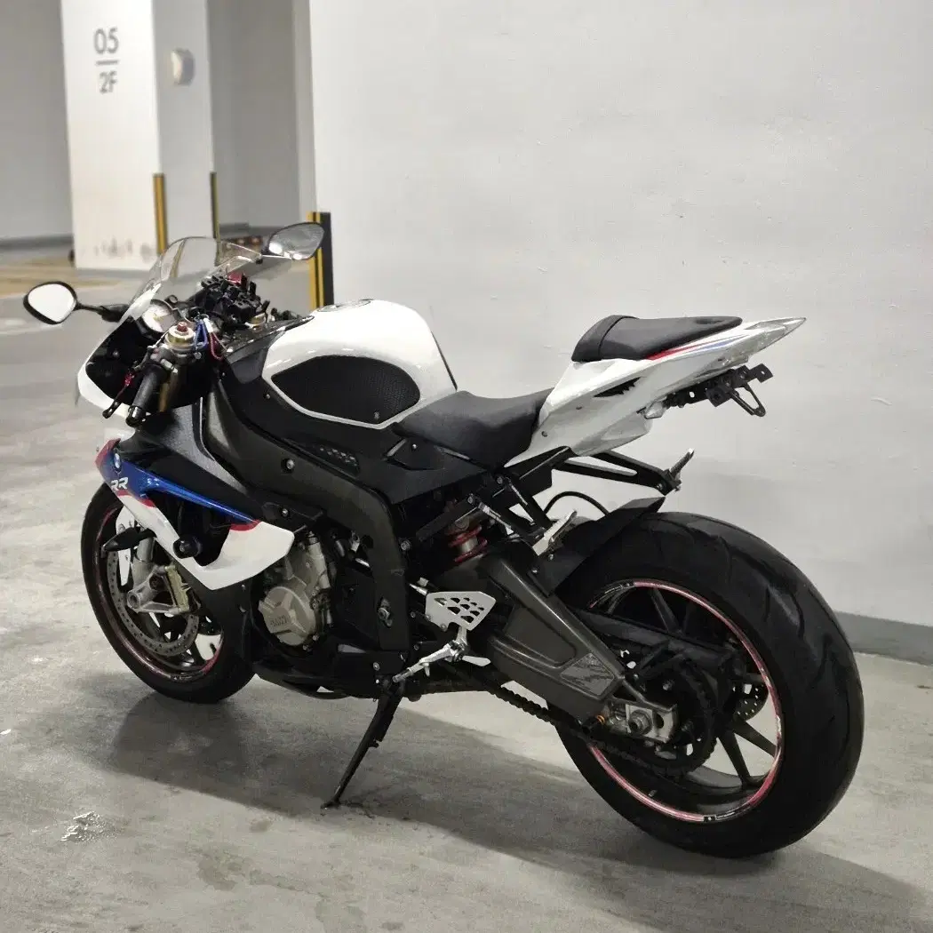 2만키로 탄 풀배기 BMW S1000RR 판매합니다.