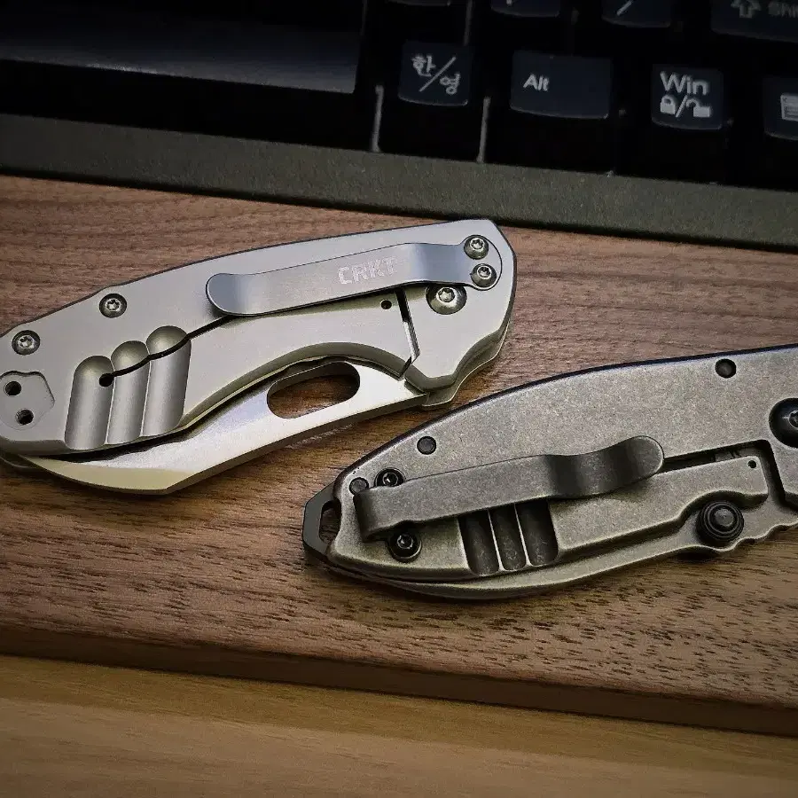 CRKT 폴딩 나이프 2종 일괄 판매합니다 (SQUID, Pilar)