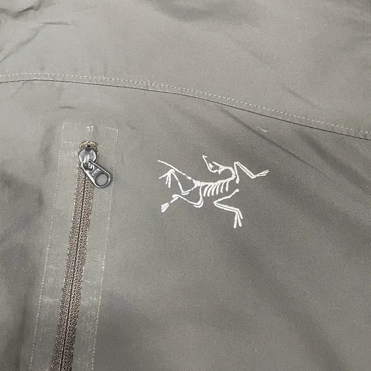 ARCTERYX 아크레틱스 바람막이 S