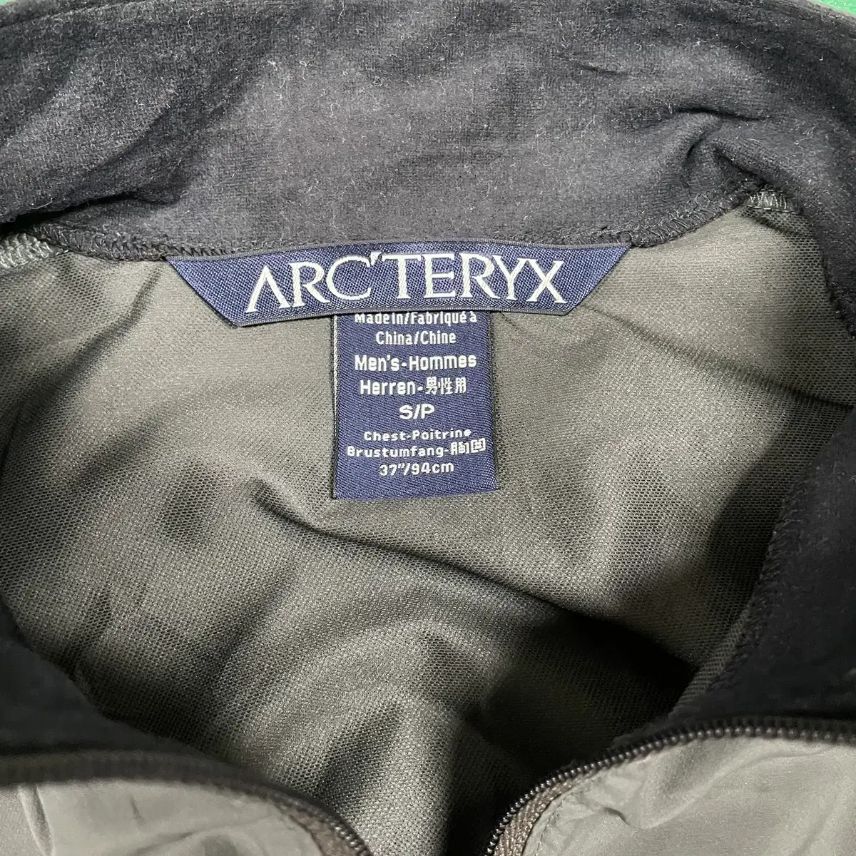 ARCTERYX 아크레틱스 바람막이 S