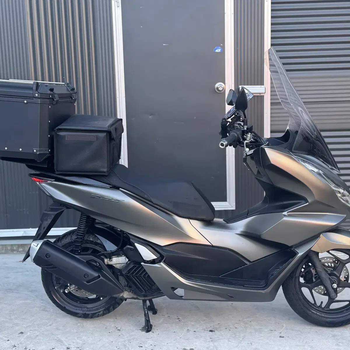 pcx125/24년 ABS 알탑셋팅 신차급 컨디션 전국최저가 판매합니다