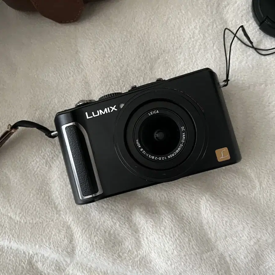 LUMIX lx3, gx1이 두 카메라랑 소니 rx100 mark3랑 교