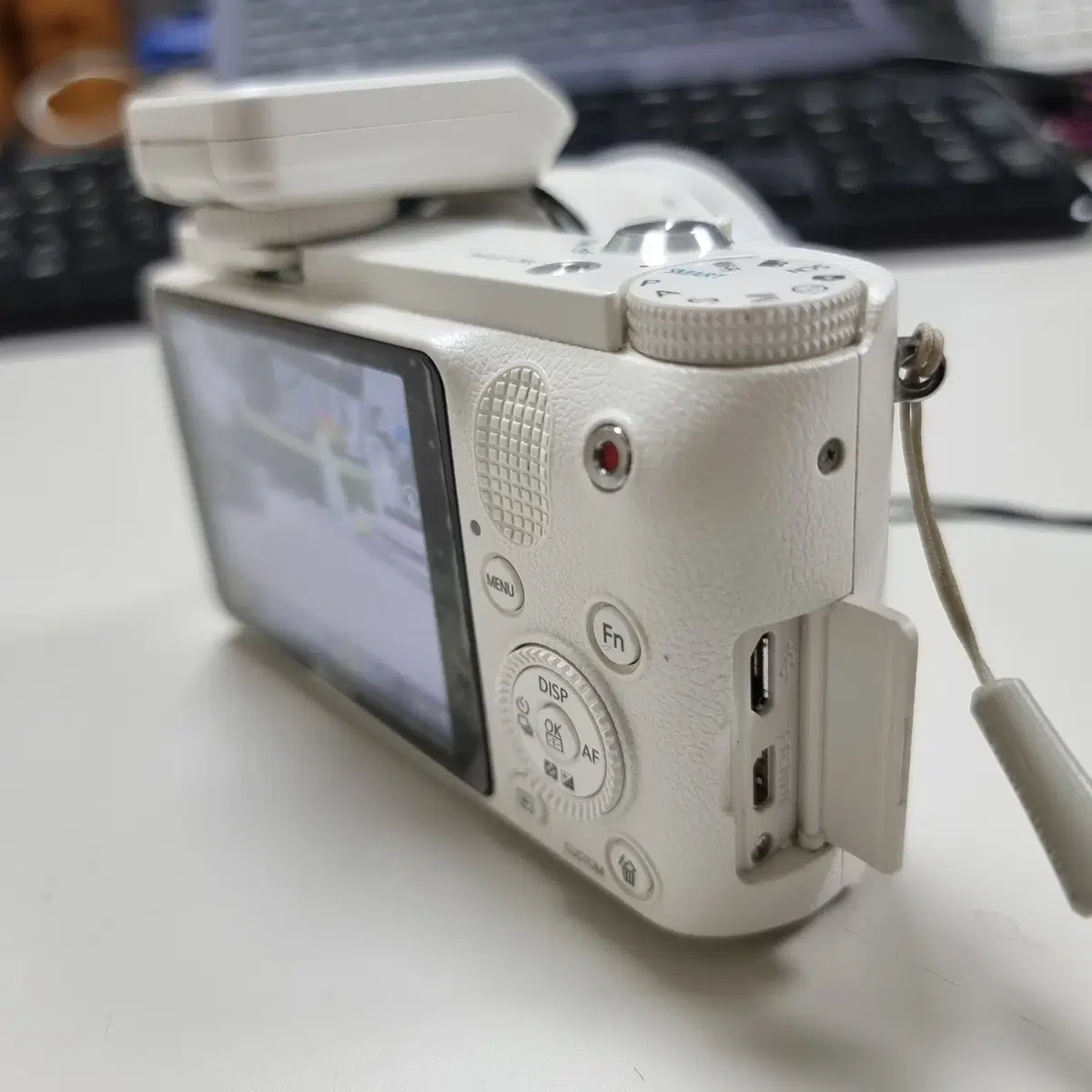 삼성 NX1000미러리스 카메라 팝니다