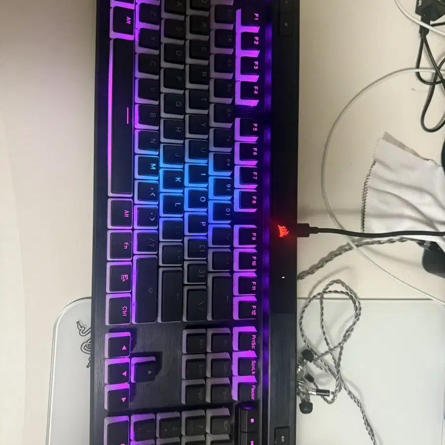 커세어 k70 RGB PRO 갈축 손윤활 및 흡음 방음 작업 완료