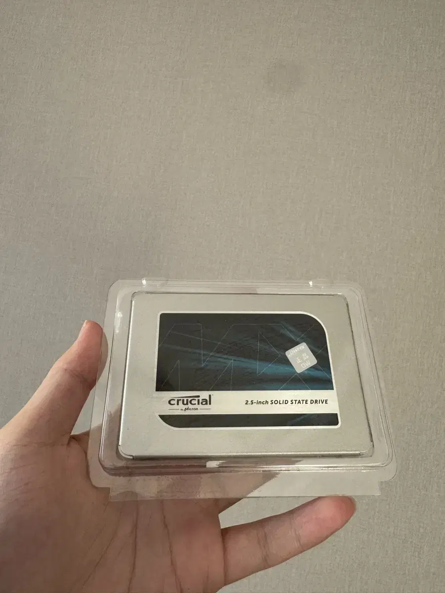 마이크론 2.5인치 SSD Crucial MX500 500기가 팝니다