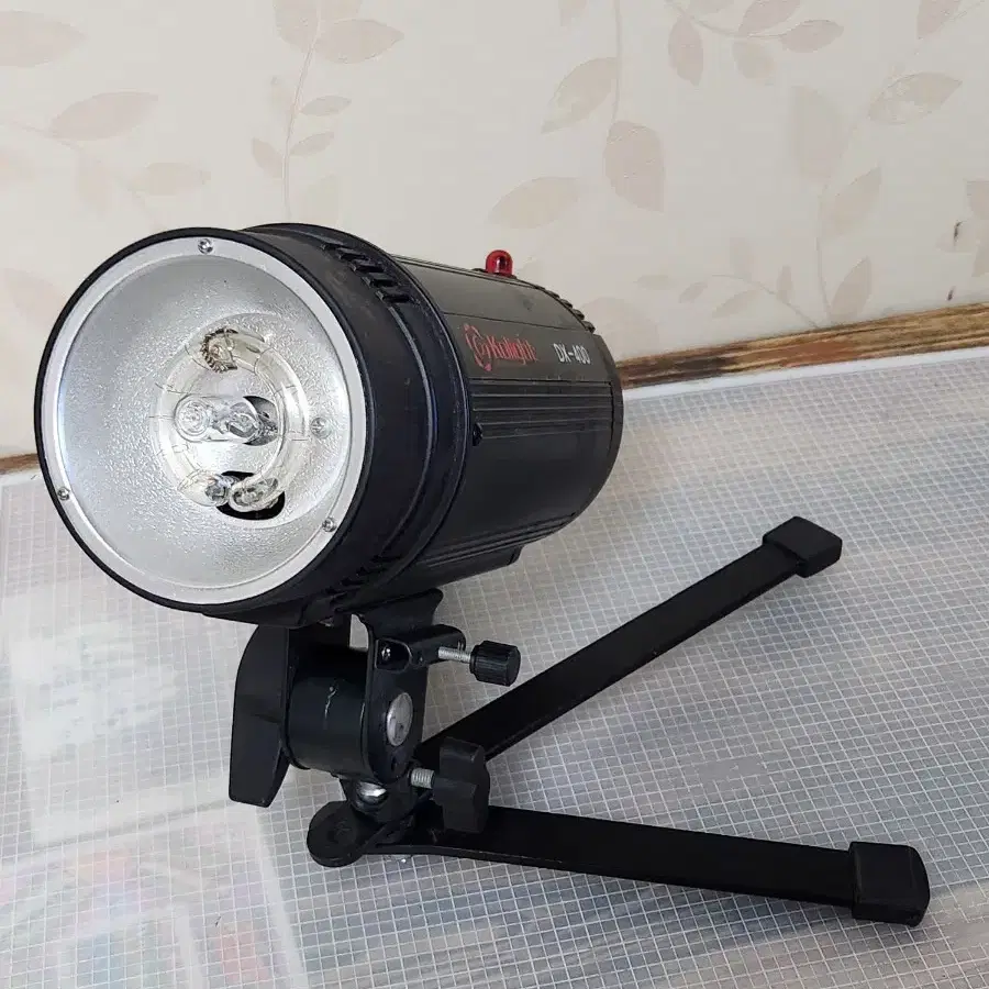 KOLIGHT DX-400 조명