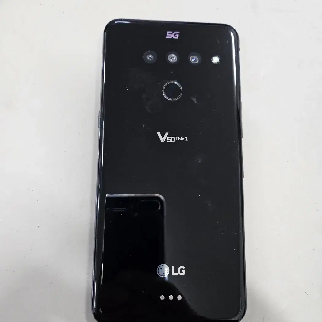 LG V50 ThinQ 128GB 블랙 깨끗한 단말기 입니다.