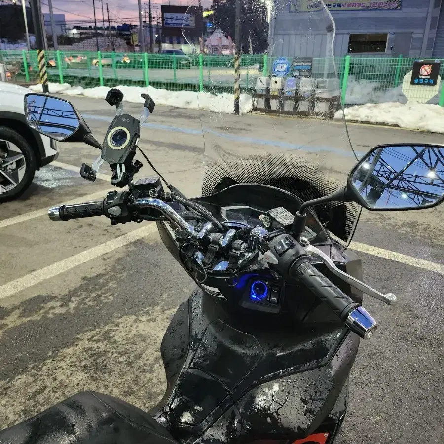 혼다 PCX 125 22년식 12,@@@km 팝니다