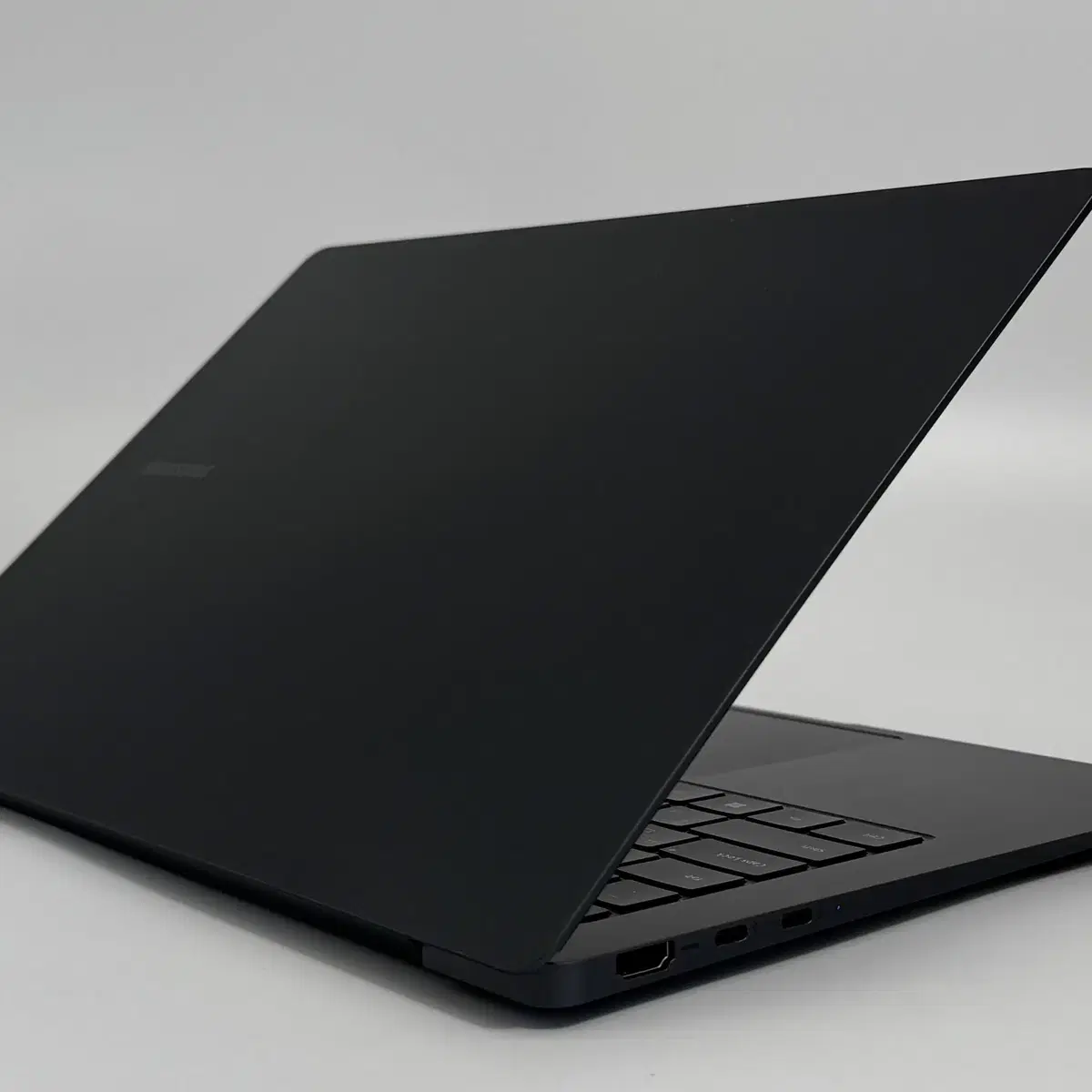 [삼성] 갤럭시북3 프로 NT940XFG i7/16GB/512GB 14"