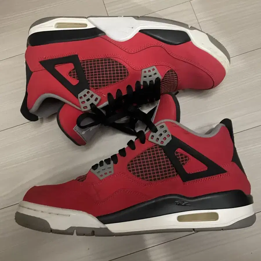 air jordan 4 toro