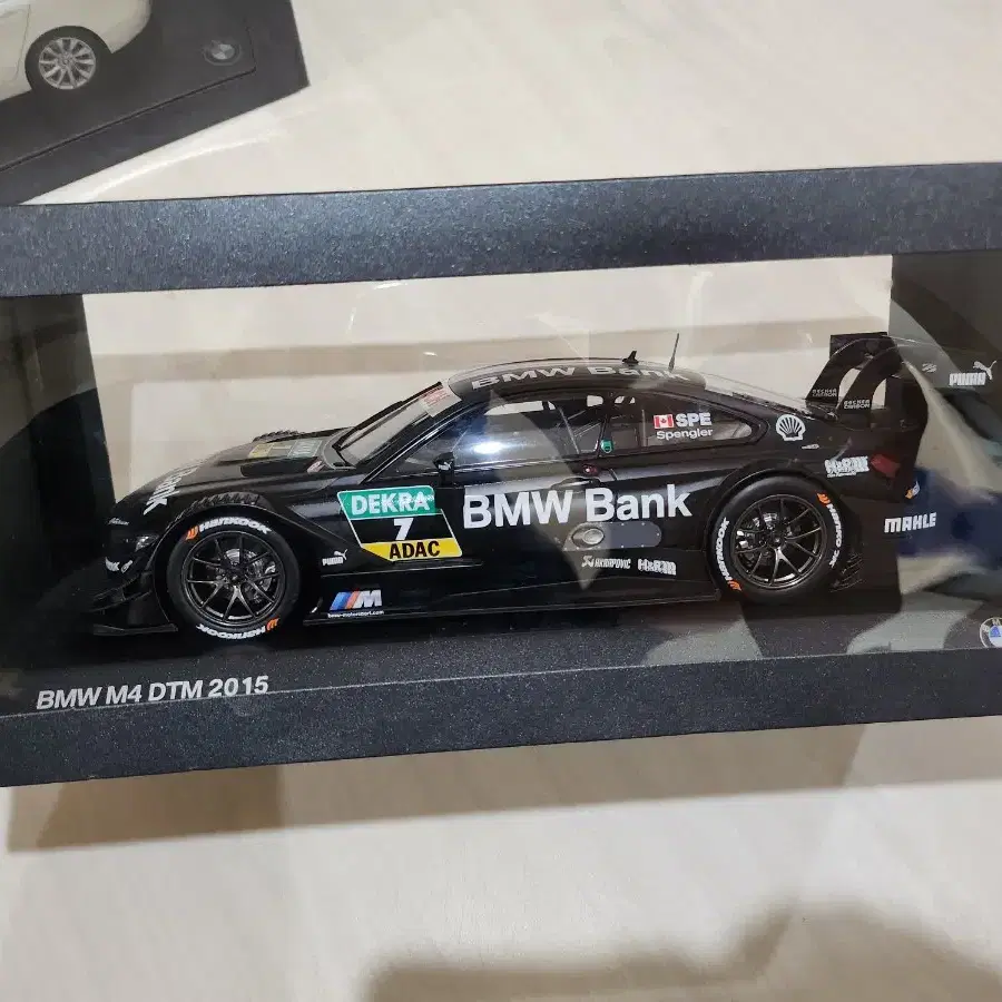 정품 BMW M4 DTM 1:18 다이캐스트