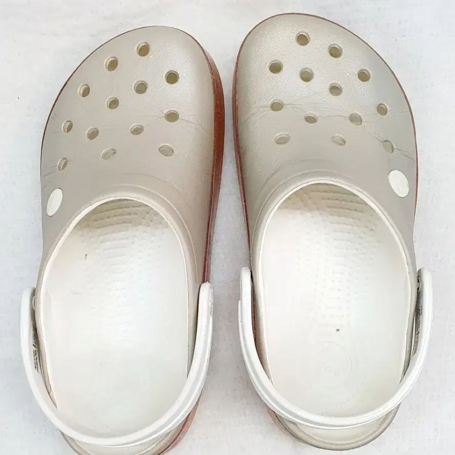 CROCS 샌들 (240)