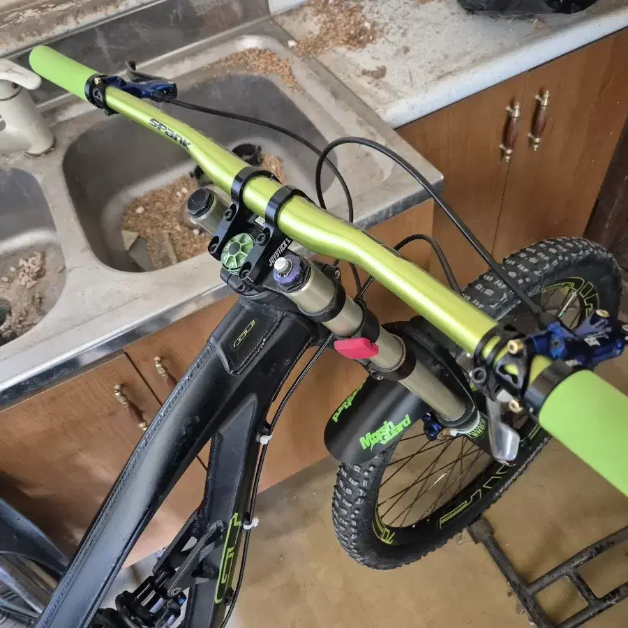 GT Ruckus 2011 다운휠 mtb자전거