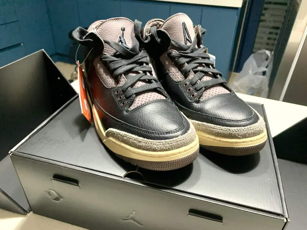 Jordan 3 x A Ma Maniere Retro OG SP  280