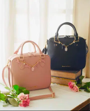 메종 드 플뢰르 에스트 한정판 백 비쥬얼 참 장식 숄더백