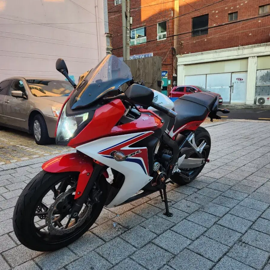 cbr650f 깔끔튜닝 팝니다