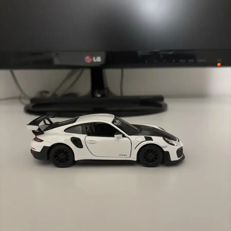 킨스마트 포르쉐 911 gt2 rs