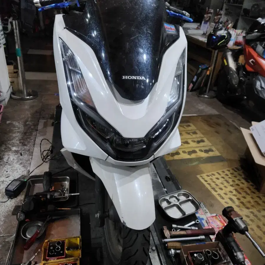 부산21년식 pcx125팝니다