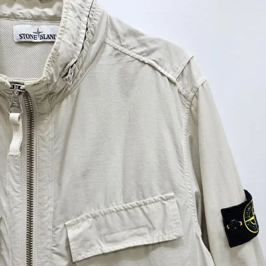 STONE ISLAND 스톤아일랜드 후드 바람막이 자켓 / 남 L