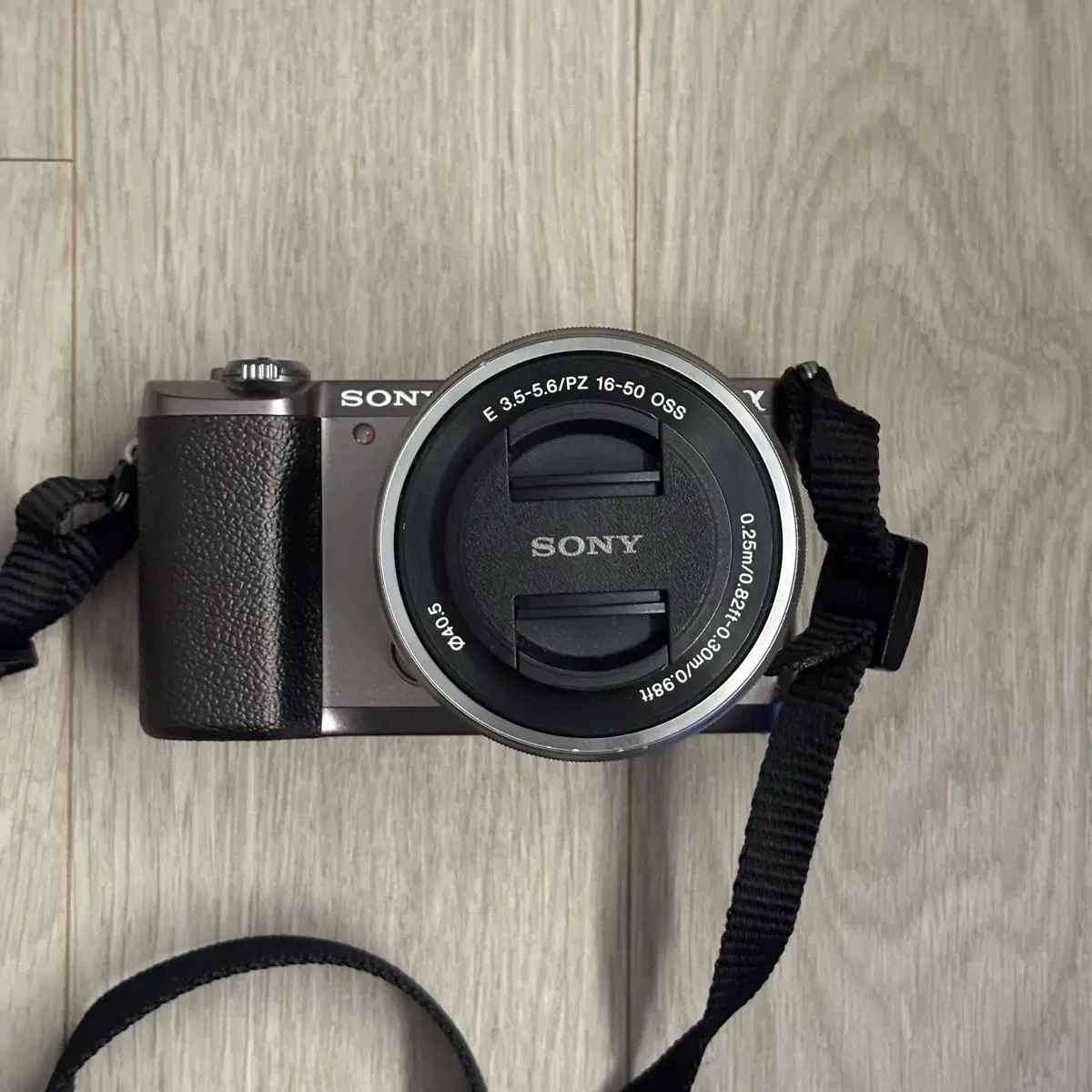 소니 sony a5100 풀박스 팝니다 (컷수2300대) (작례있음)