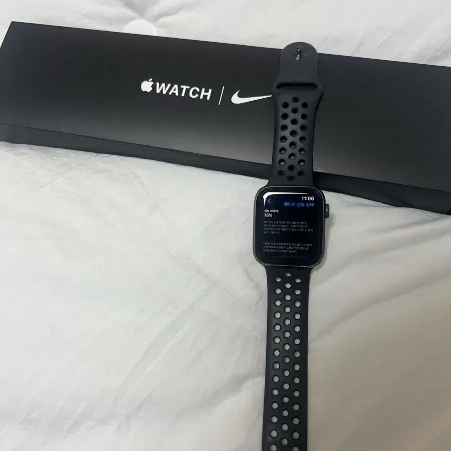 애플워치 SE nike 스페이스 그레이 44mm gps