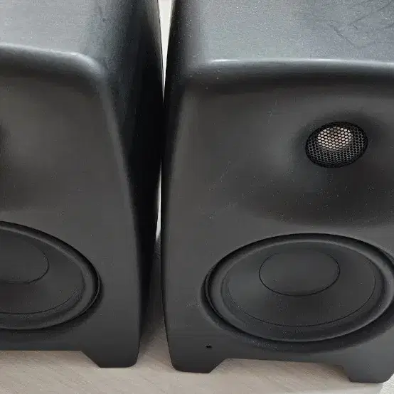 GENELEC M030 스피커 2개 팝니다