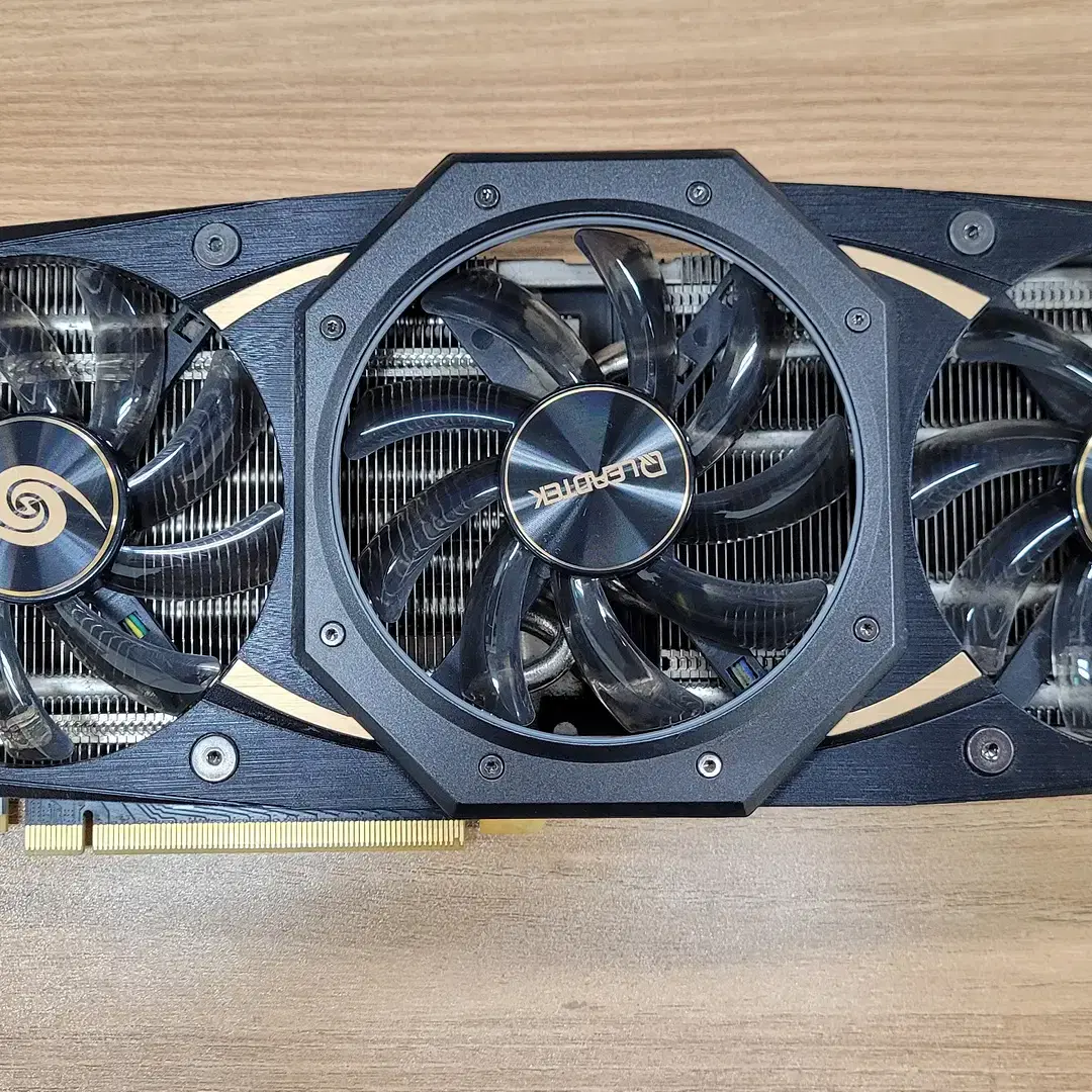 리드텍 WinFast RTX 2080 Ti HURRICANE 11GB