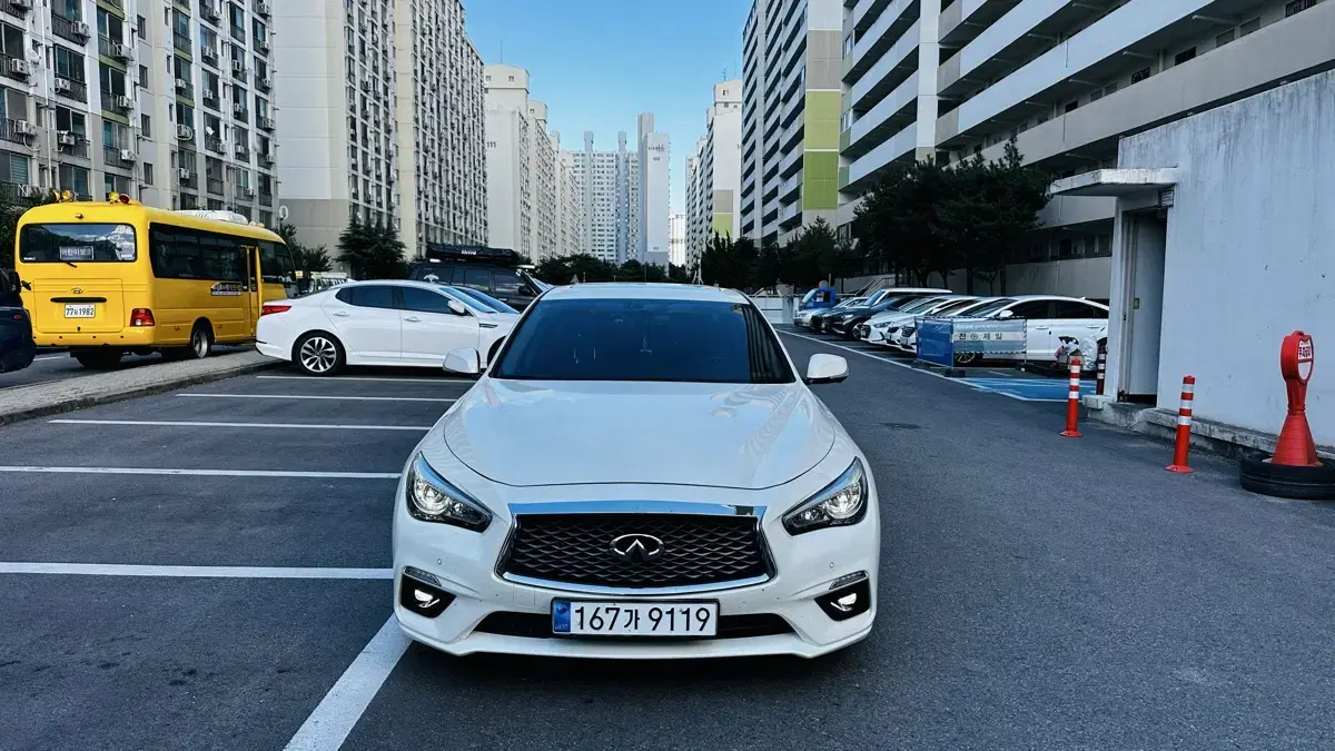 인피니티 q50 3.0 터보 차량