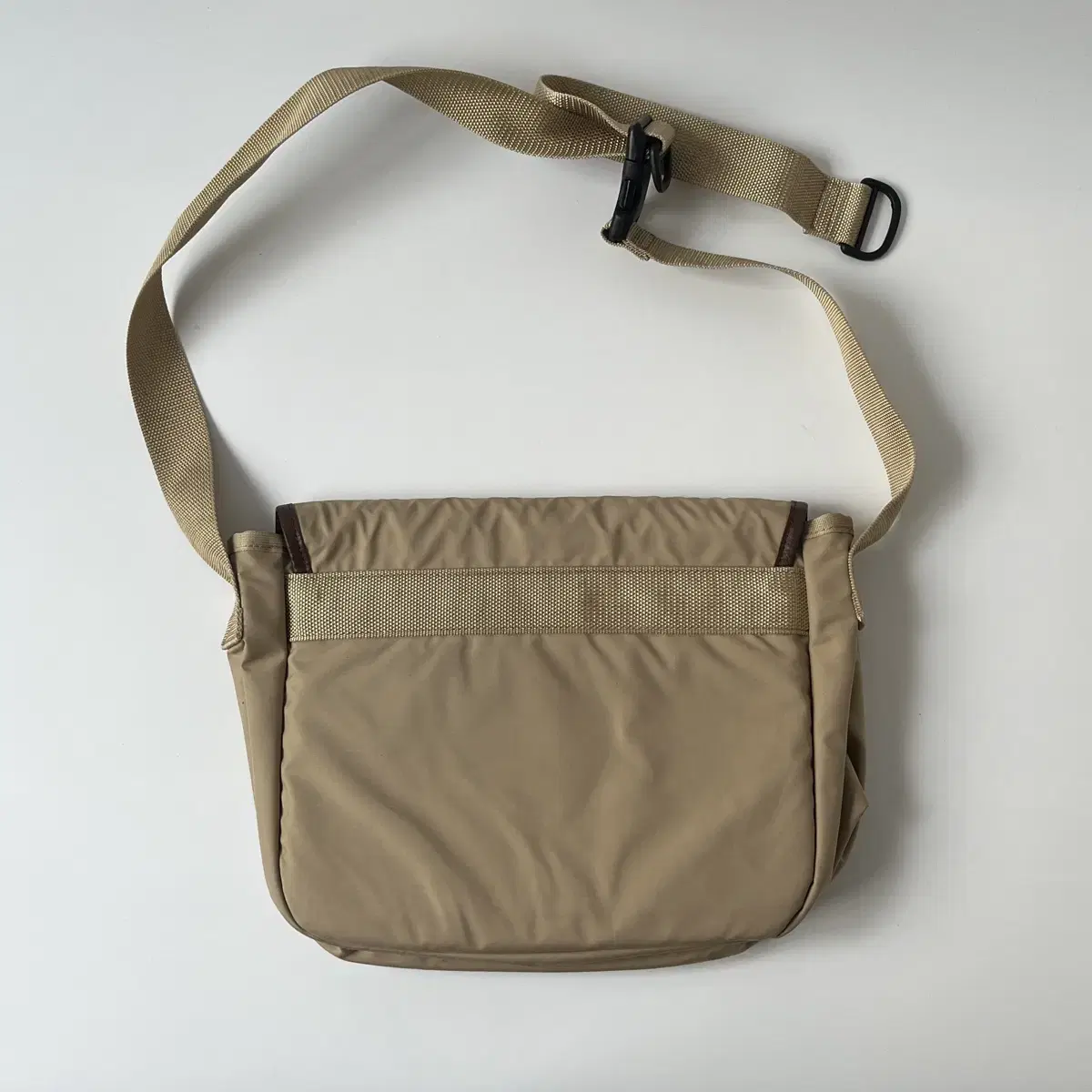 포터xMUG - nylon fushing bag (beige)