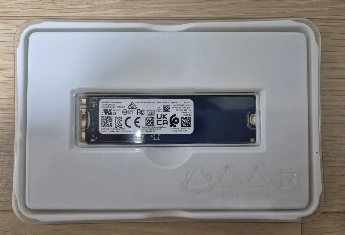 Nvme ssd 250G 팝니다(윈도우 유틸설치)