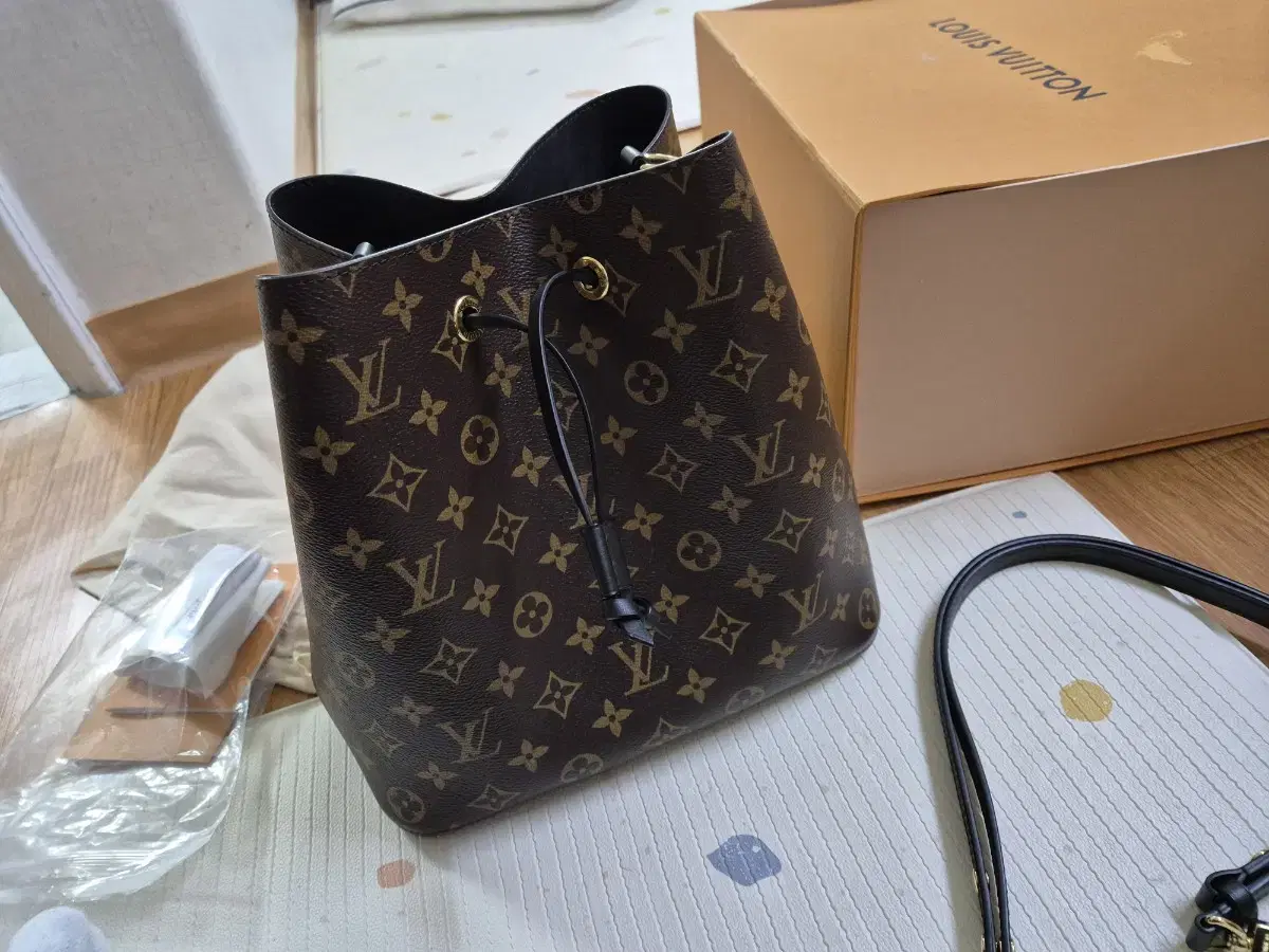 Lew's Louis Vuitton Neo Noe Box Receipts All Available