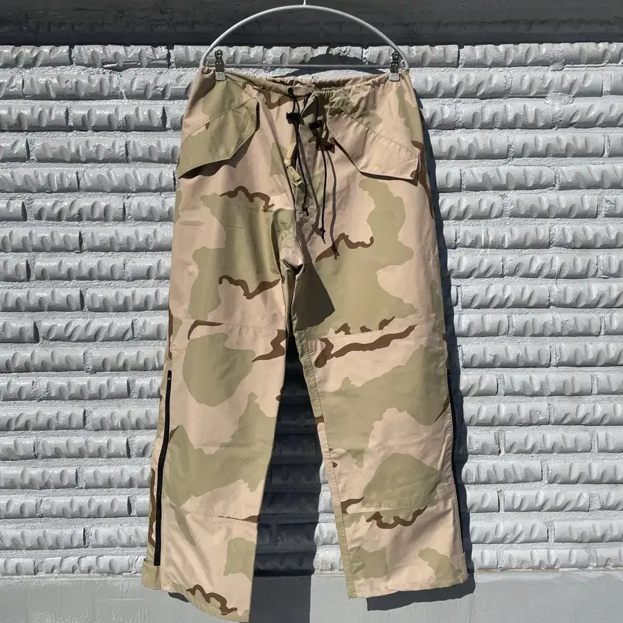 MILITARY GORETEX CAMO PANTS