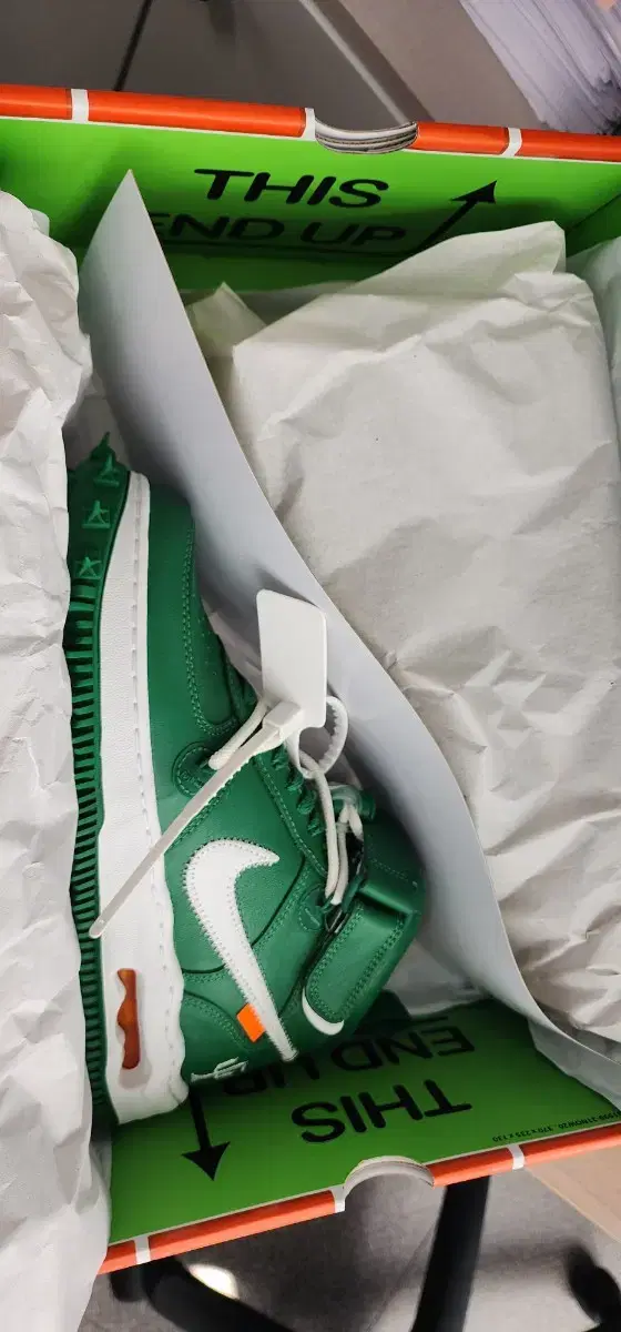 Off-White Nike Air Force 1 Mid Green 240