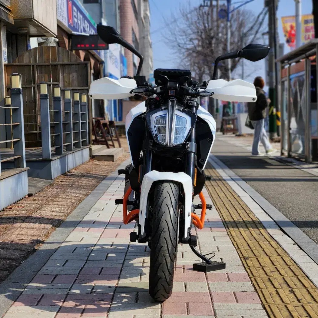 2019년 KMT 듀크125 신형모델 판매합니다  15200KM