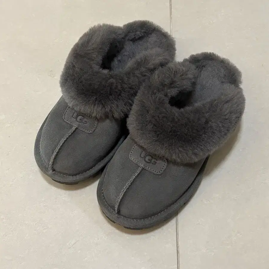 (w) UGG 어그 코케트 슬리퍼 그레이 US 6W 230