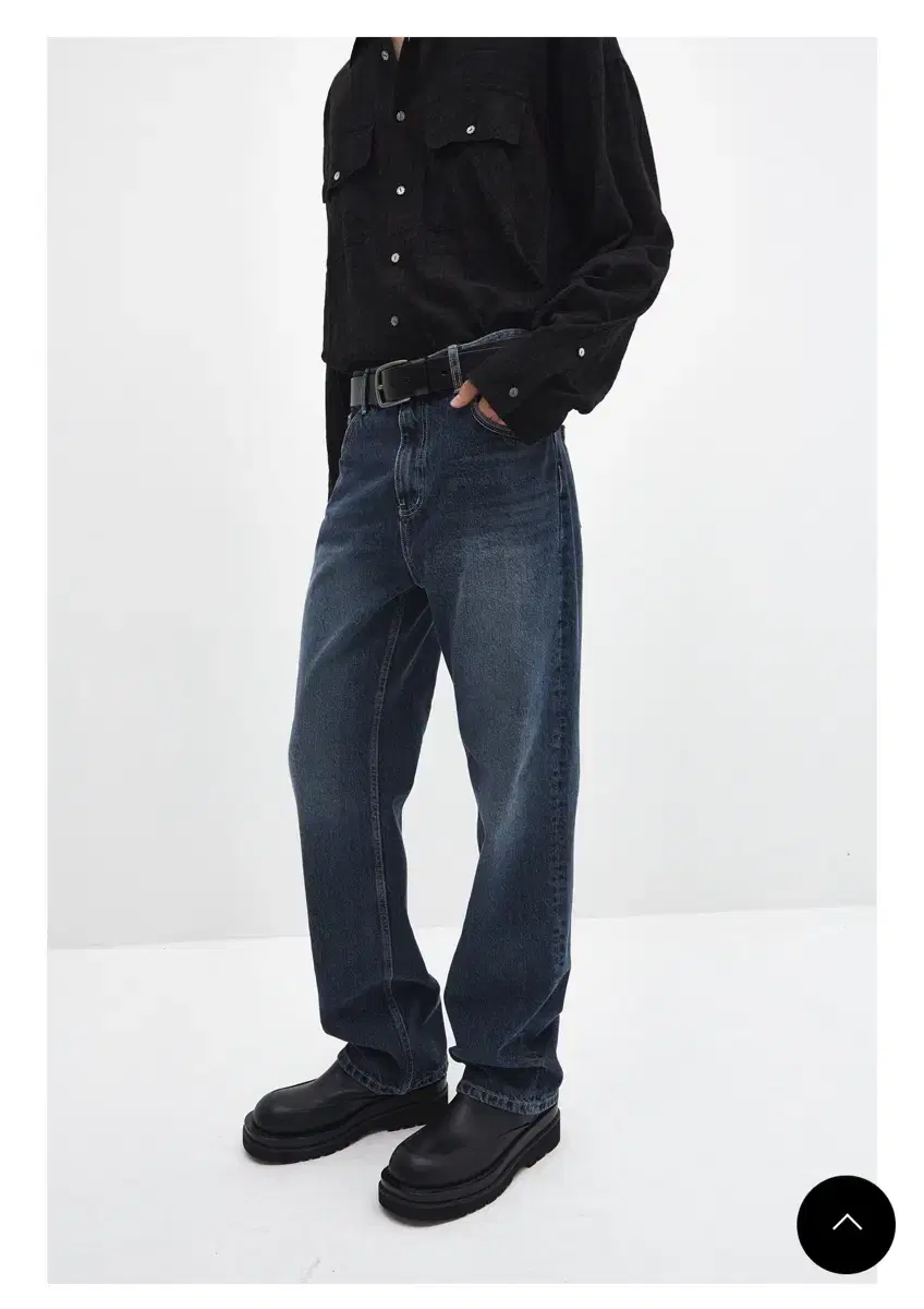 라벨아카이브 modern boot-cut jeans dark blue