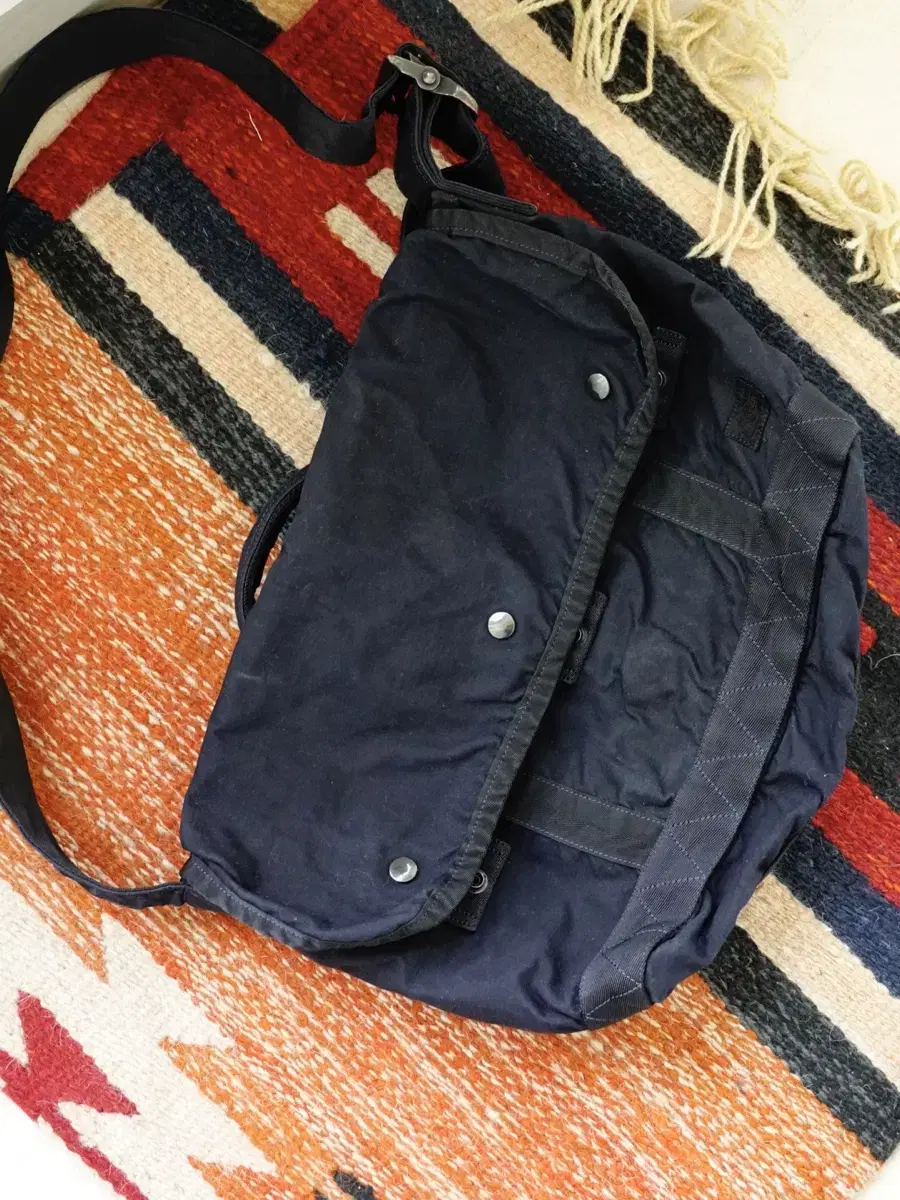 요시다 포터 CRAG MESSENGER BAG(M)-NAVY/BLUE